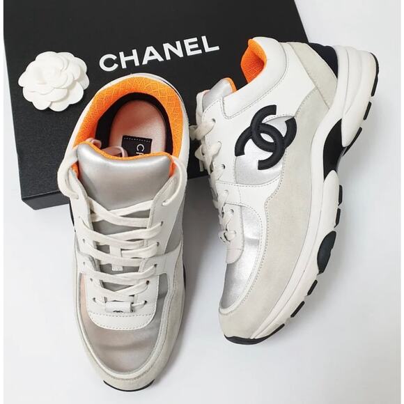 Chanel White Leather & Suede CC Lace Up Sneakers - Size 39 - Picture 1 of 12
